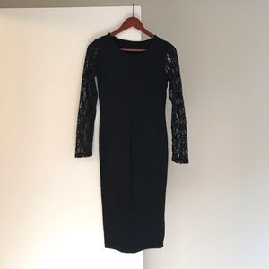 Bodycon dress with lace sleeves